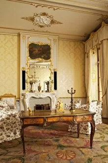 Table Collection: Countesss Sitting Room, Wrest Park House N110300