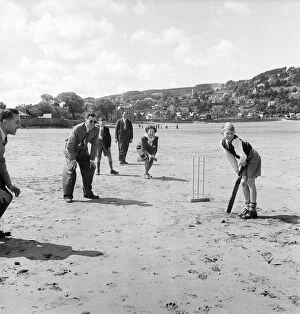 Cricket Collection: Cricket on the beach JLP01_08_001074
