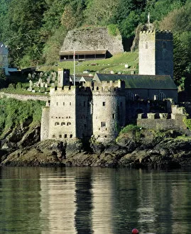 Images Dated 16th August 2007: Dartmouth Castle K021155