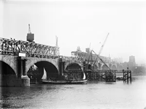 Lost London bridges Collection: Demolition of Waterloo Bridge CXP01_01_106