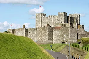 Images Dated 15th August 2008: Dover Castle N080759