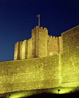 Wall Collection: Dover Castle at night K020968