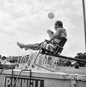 Fairs and carnivals Collection: Dunk a director JLP01_09_841341