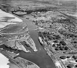 Ports, Docks and Harbours Collection: Ellesmere Port EAW001909