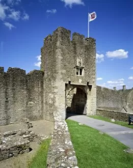 Images Dated 11th June 2007: Farleigh Hungerford Castle J040060