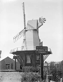 Windmills Collection: Gibbet Windmill, Rye a78_01406