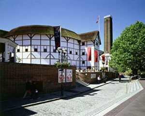 Travel London Collection: Globe Theatre J060051