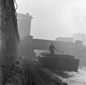 Inland waterways Collection: Grand Union Canal a065340