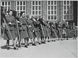 Group of recruits posed with their cameras chp01_07_01_005