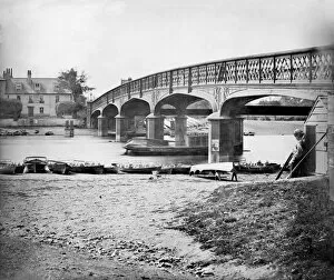 Victoriana Collection: Hampton Court Bridge in 1875 CC73_00446