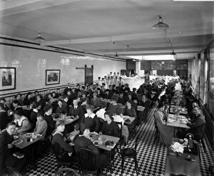 Images Dated 10th December 2021: Harrods dining room BL24780_006a