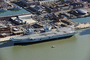 Dockyard Collection: HMS Queen Elizabeth 33940_032