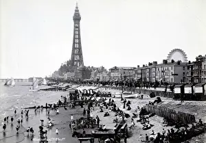 holidaymakers beach blackpool op00472