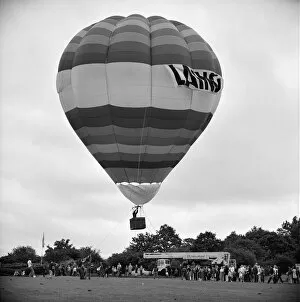 Fairs and carnivals Collection: Hot air balloon JLP01_09_771206
