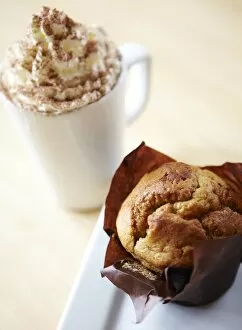 Drink Collection: Hot chocolate and a muffin N100369