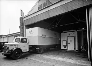 Lorry Collection: Ice cream depot HKR01_04_523