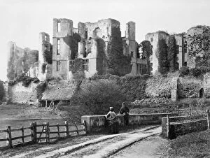 Images Dated 12th November 2009: Kenilworth Castle c. 1870 BB75_06911