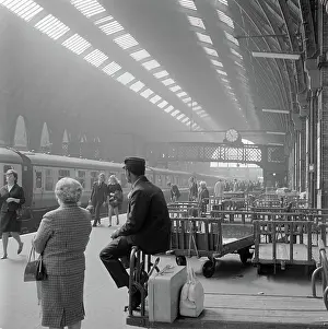 : Kings Cross Station aa062755