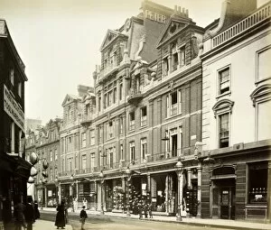 Victorian shopping and dining Collection: Kings Road, Chelsea, London 1885 BL05775