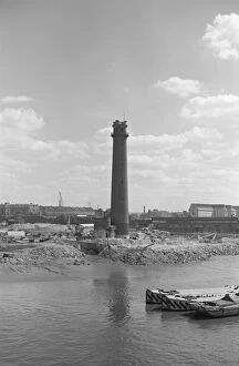 S W Rawlings Collection (1945-1965) Collection: Lambeth Shot Tower a002056