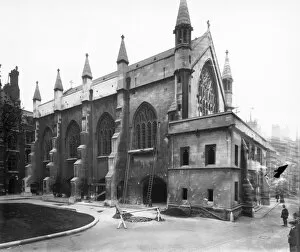 War Time Collection: Lincolns Inn Chapel October 1915 DD55_00001