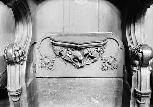 Misericords Collection: Lion and monkey WSA01_01_E0110