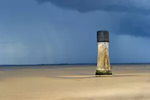 Lighthouses Collection: Low lighthouse at Spurn Point DP139808