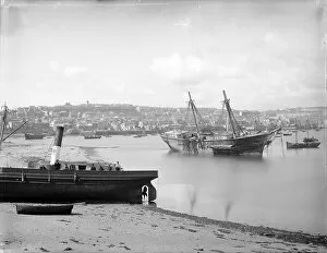 Ships and boats Collection: Low tide CC56_00753