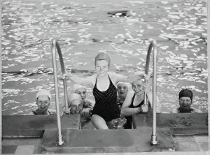Mid 20th Century Prints: Members of the WAAF at the Derby Baths chp01_07_01_103