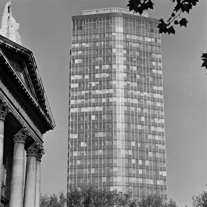 Pillar Collection: Millbank Tower, London a063283