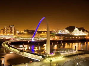 Modern Prints: Millennium Bridge, Gateshead / Newcastle upon Tyne N080490