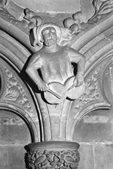 Medieval stone sculpture Collection: Minstrel drummer UXC01_01_01_0364_15
