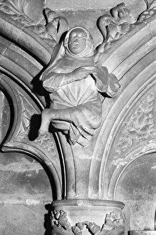 Medieval stone sculpture Collection: Minstrel UXC01_01_01_0364_14