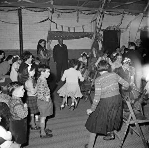 Family Life Collection: Musical chairs JLP01_08_020208