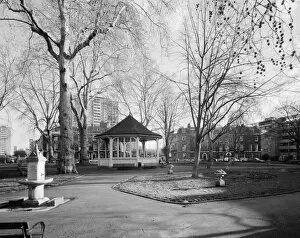 Bandstands Collection: Northampton Square Garden BB98_02712