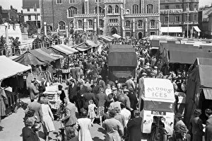 Norwich Collection: Norwich market in 1948 MF98_01664_16