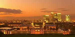 Travel London Collection: The Old Royal Naval College and Canary Wharf N060982