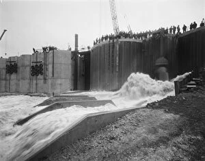 Dry Dock Collection: Opening the flood gates JLP01_08_099148