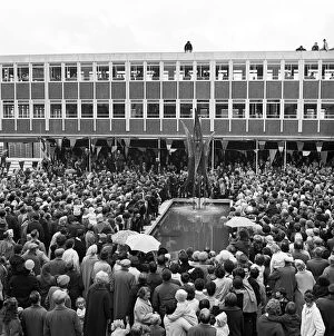 1960s Collection: Opening Yate Shopping Centre JLP01_08_071866