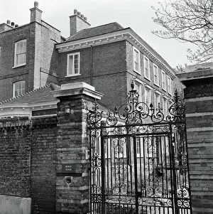 : Ornate Gate, Hampstead aa071888