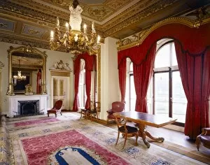 Chandelier Collection: Osborne House, Council Room J070030