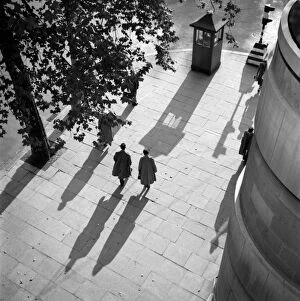 Oblique Collection: Pedestrians, London a001643