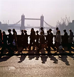 Travel London Collection: Pedestrians on London Bridge FF003475