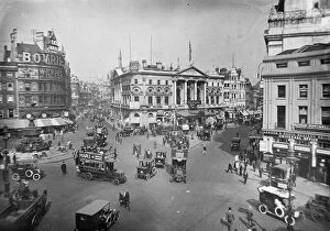Road Transport Collection: Piccadilly Circus WES01_01_09