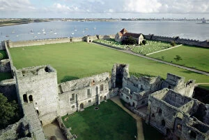 Roman forts Collection: Portchester Castle K991184