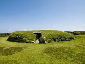 Porth Hellick Down Burial Chamber, Isles of Scilly N090279