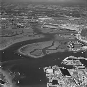 England's Maritime Heritage from the Air Collection: Portsmouth Harbour EAW280874