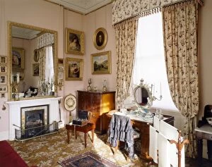Osborne House interiors Collection: Queen Victorias Dressing Room, Osborne House J070023