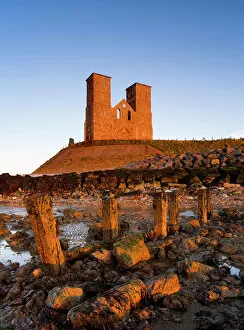 Reculver Towers Collection: Reculver Towers N060972