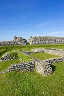 Roman forts Collection: Richborough Roman Fort N100076